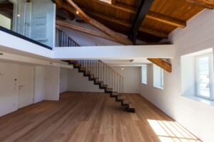 Holztreppe aus Massivholz