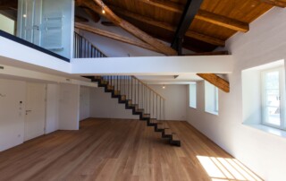 Holztreppe aus Massivholz